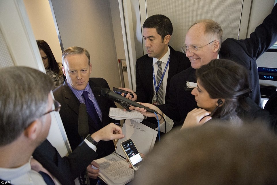 phong lam viec cua Trump tren Air Force One anh 8