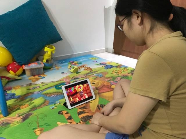 Nguoi Viet o Singapore xem Tao quan qua iPad hinh anh
