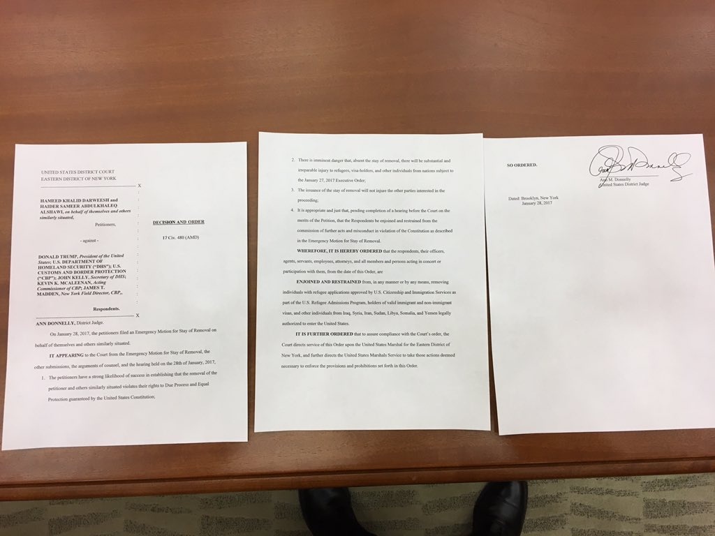 tham phan chan quyet dinh cua Trump anh 3