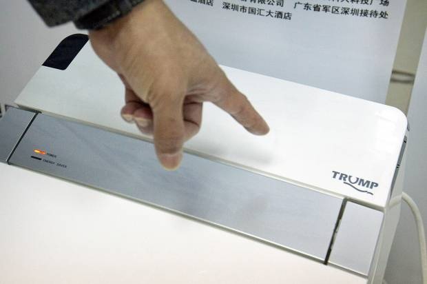 cuộc chiến bảo vệ thương hiệu Trump ảnh 3 cuoc chien bao ve thuong hieu Trump anh 3