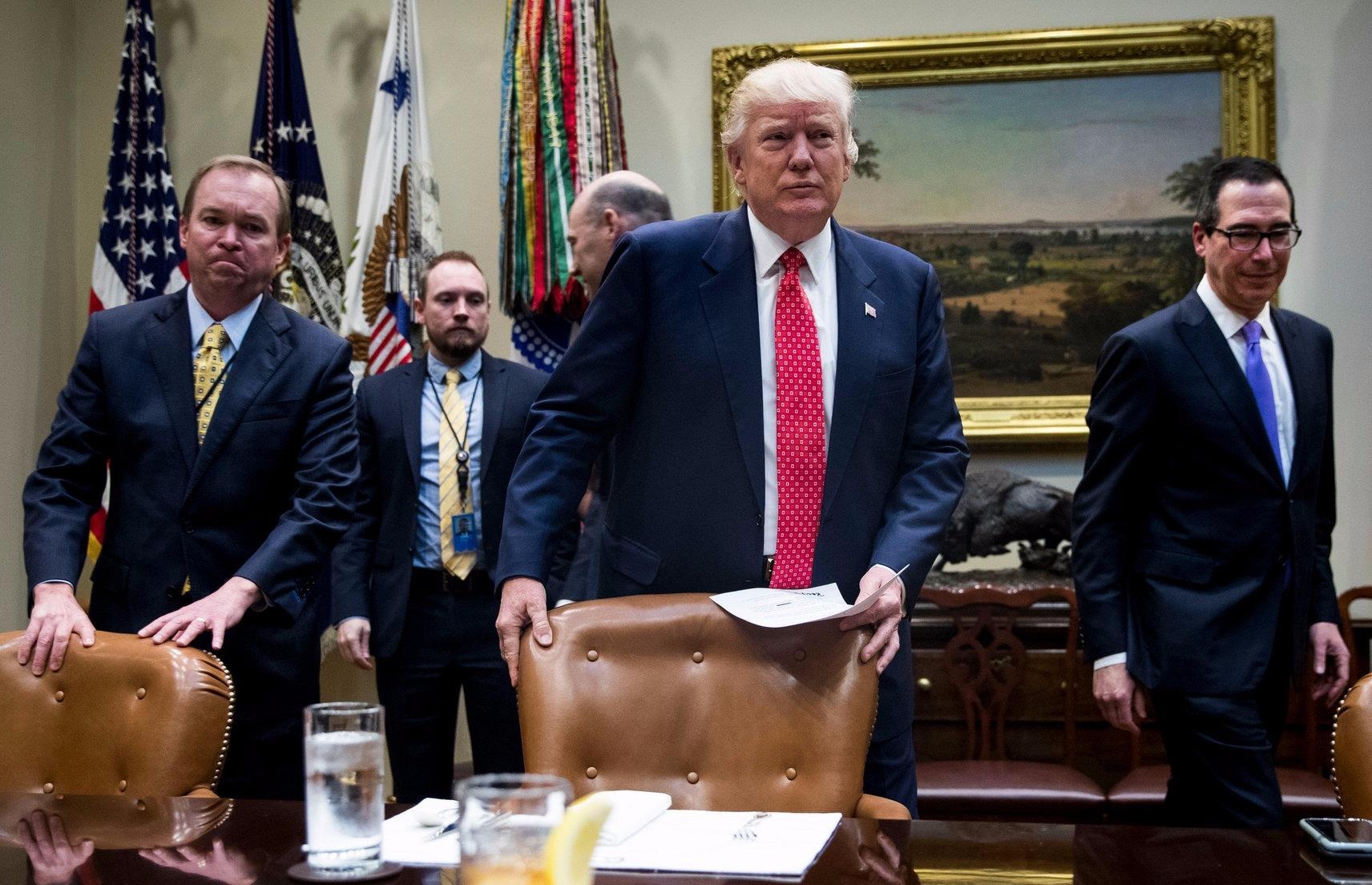 Trump yeu cau tang manh ngan sach quoc phong hinh anh