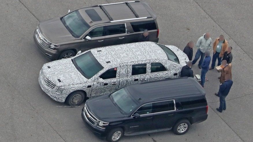 Xe co mau son la nghi la limousine moi cua ong Trump hinh anh