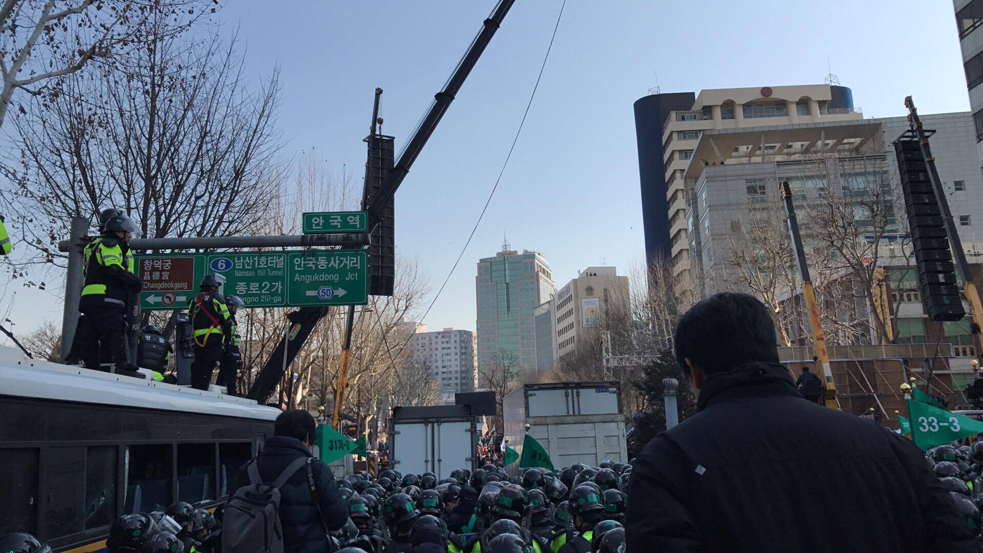 biểu tình phản đối phế truất tổng thống Hàn Quốc ảnh 1 bieu tinh phan doi phe truat tong thong Han Quoc anh 1