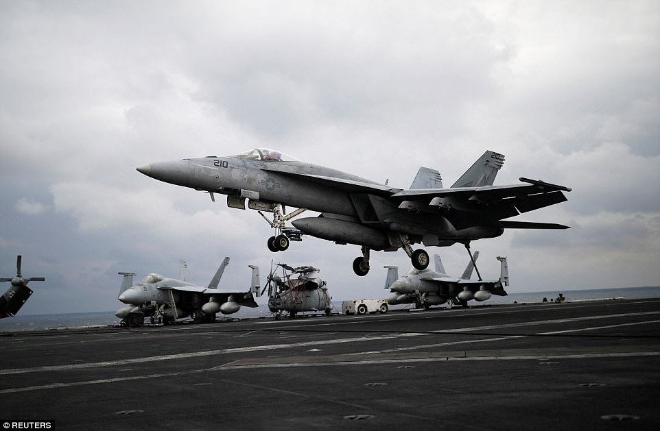 tau san bay USS Carl Vinson anh 6