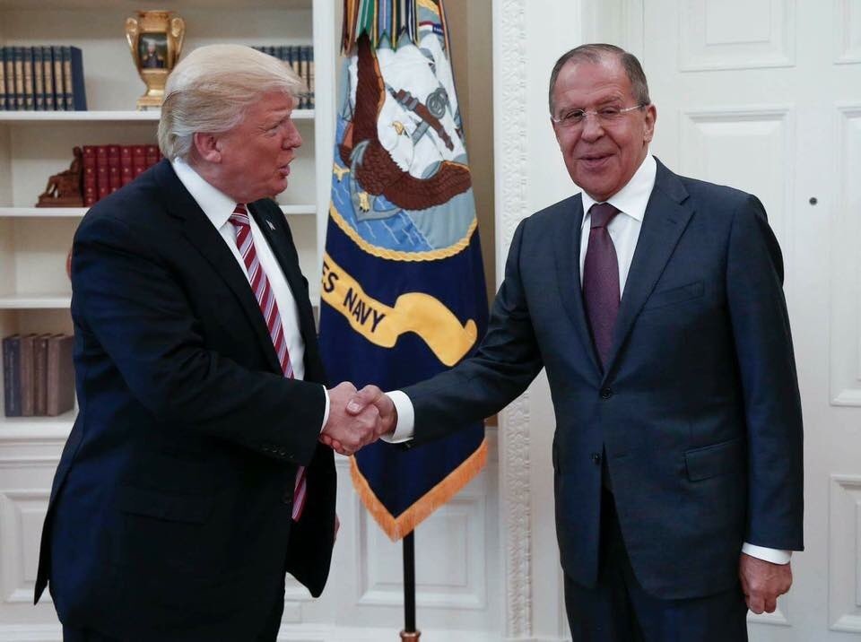 Nha Trang tuc toi vi Nga dang anh Trump gap Ngoai truong Lavrov hinh anh