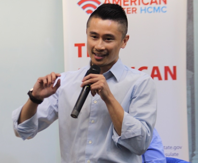 Viet kieu noi gi ve hien tuong 'tro ve roi lai ra di'? hinh anh