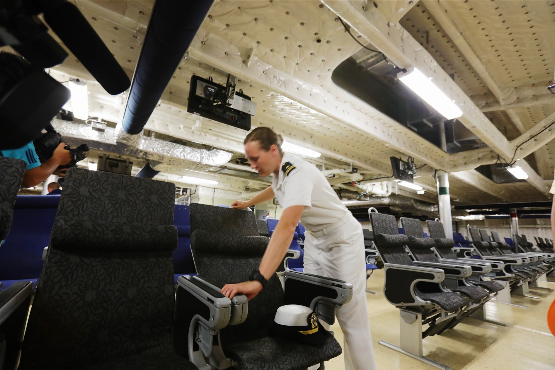 tau hai quan My den Cam Ranh anh 5