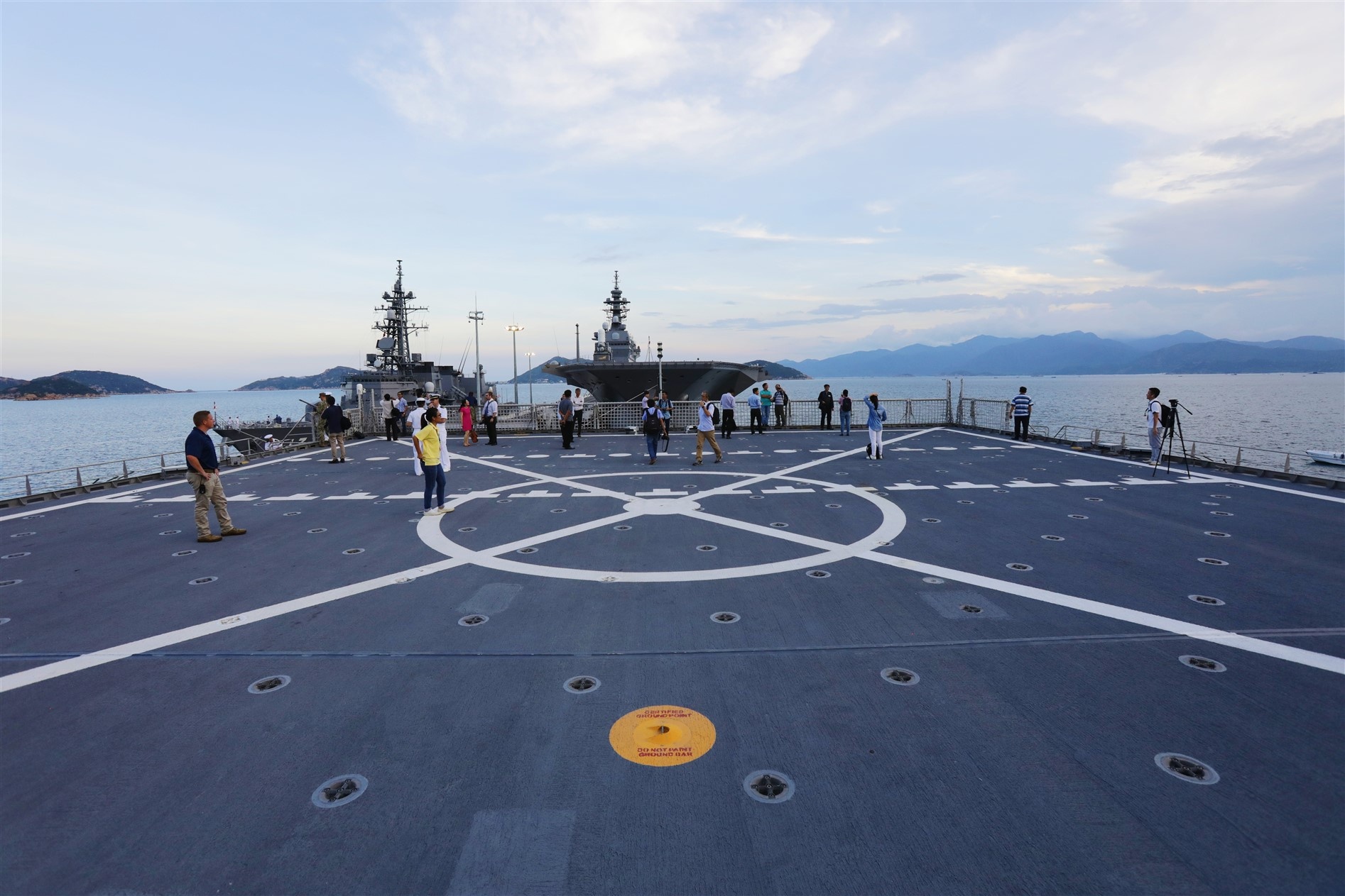 tau hai quan My den Cam Ranh anh 7