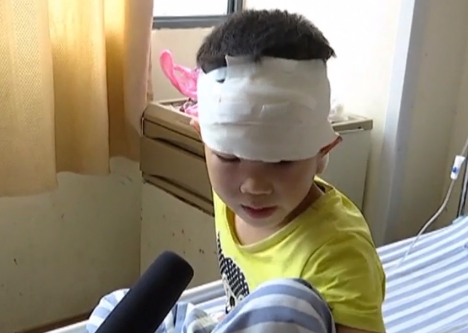 cau be cau cuu giup bo o Trung Quoc anh 2