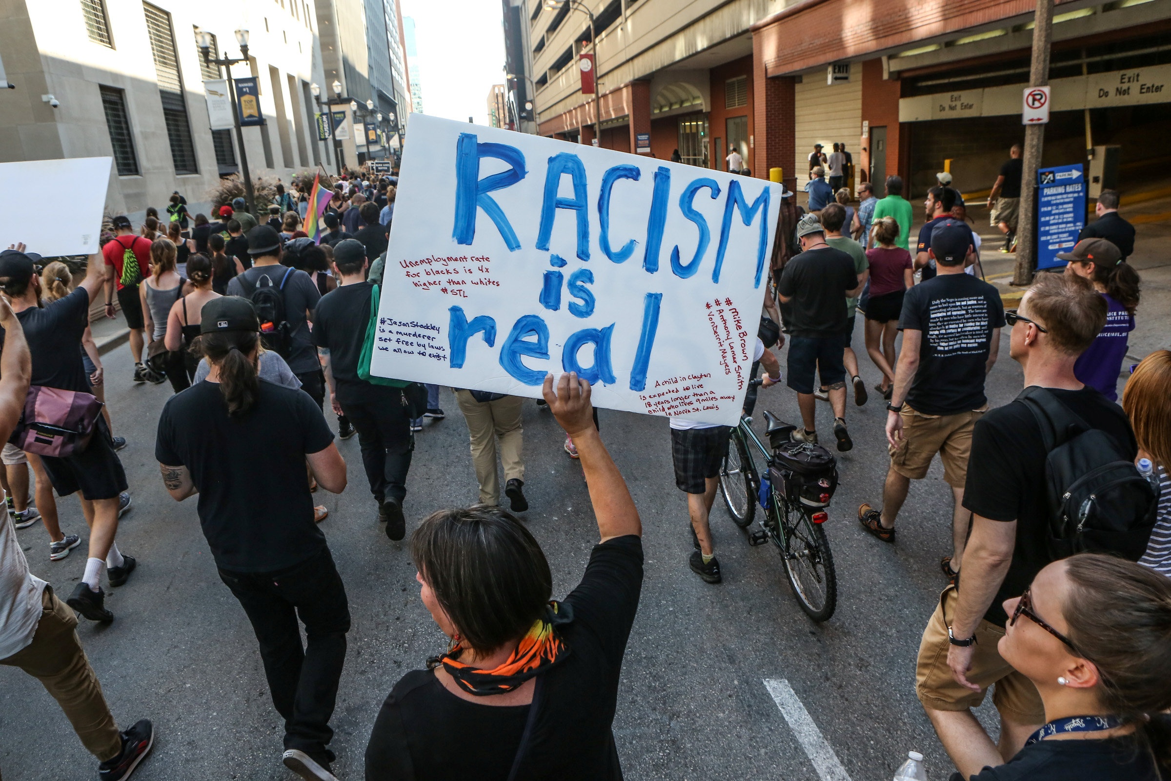 bieu tinh o St. Louis anh 3