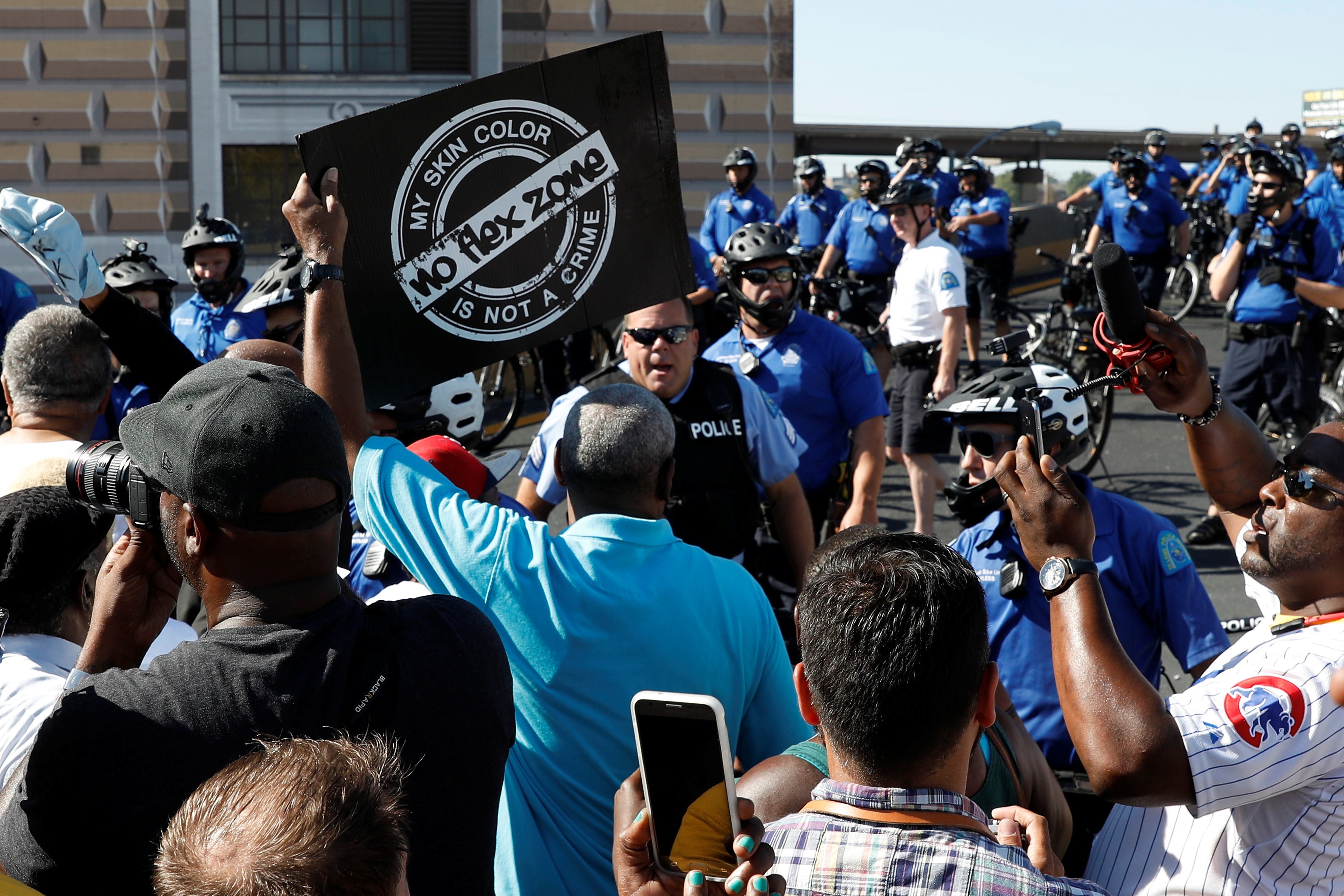 bieu tinh o St. Louis anh 1