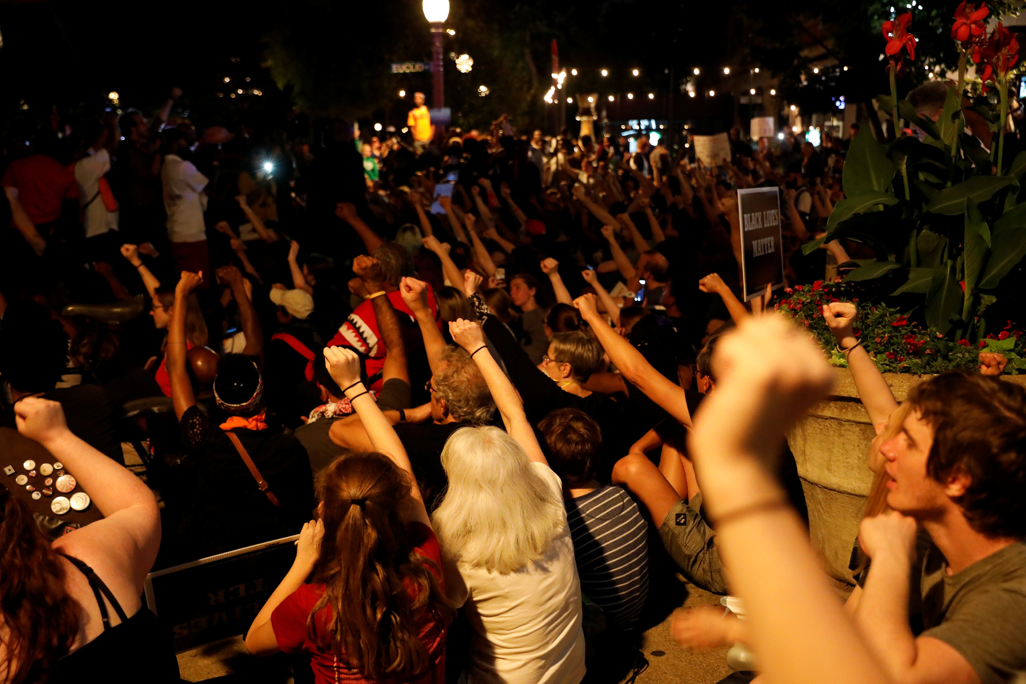 bieu tinh o St. Louis anh 10