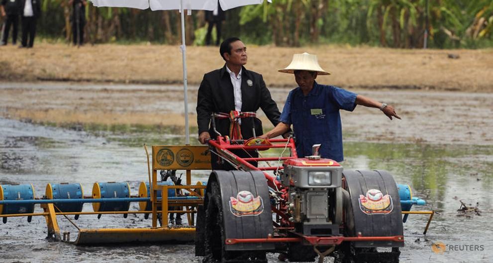 Khong con Yingluck, phe quan su Thai muon nam quyen lau hon? hinh anh