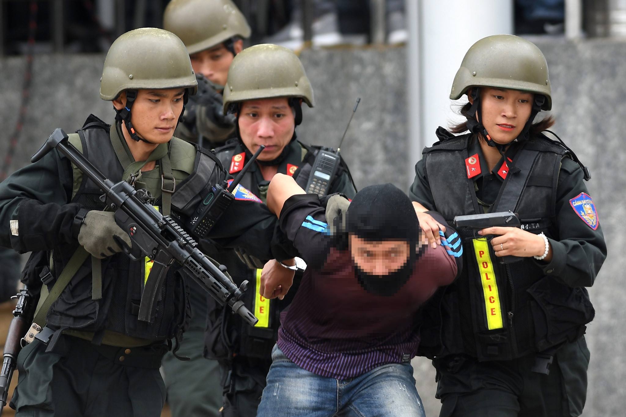 Hang nghin phuong an cua canh sat co dong bao ve APEC hinh anh