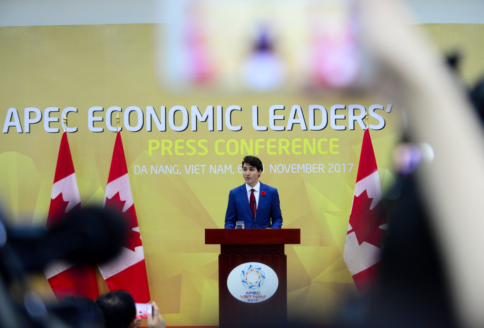 Thu tuong Canada den trung tam bao chi APEC anh 6
