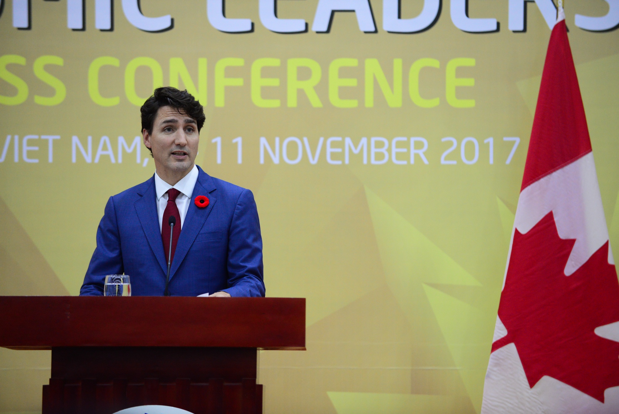 Thu tuong Canada den trung tam bao chi APEC anh 8