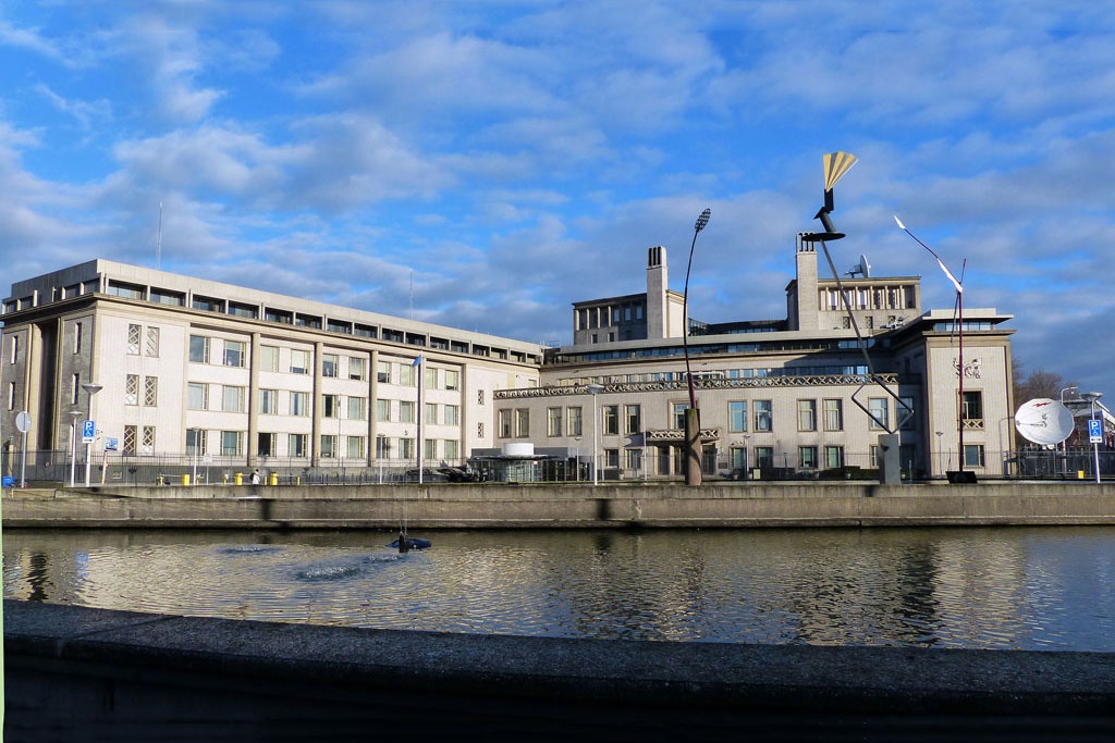 nghi pham tu tu o toa an quoc te anh 3