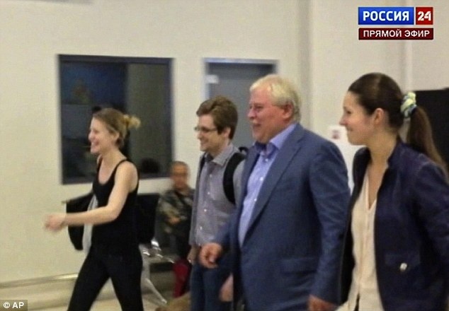 Snowden ti nan o Nga anh 2