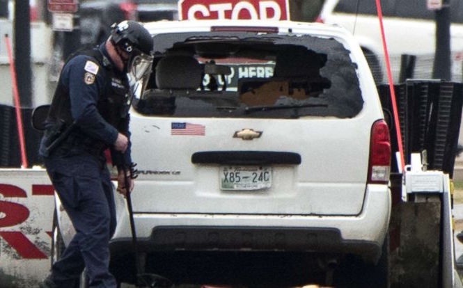 Nha Trang bao dong do bi xe ban tai pha rao chan hinh anh