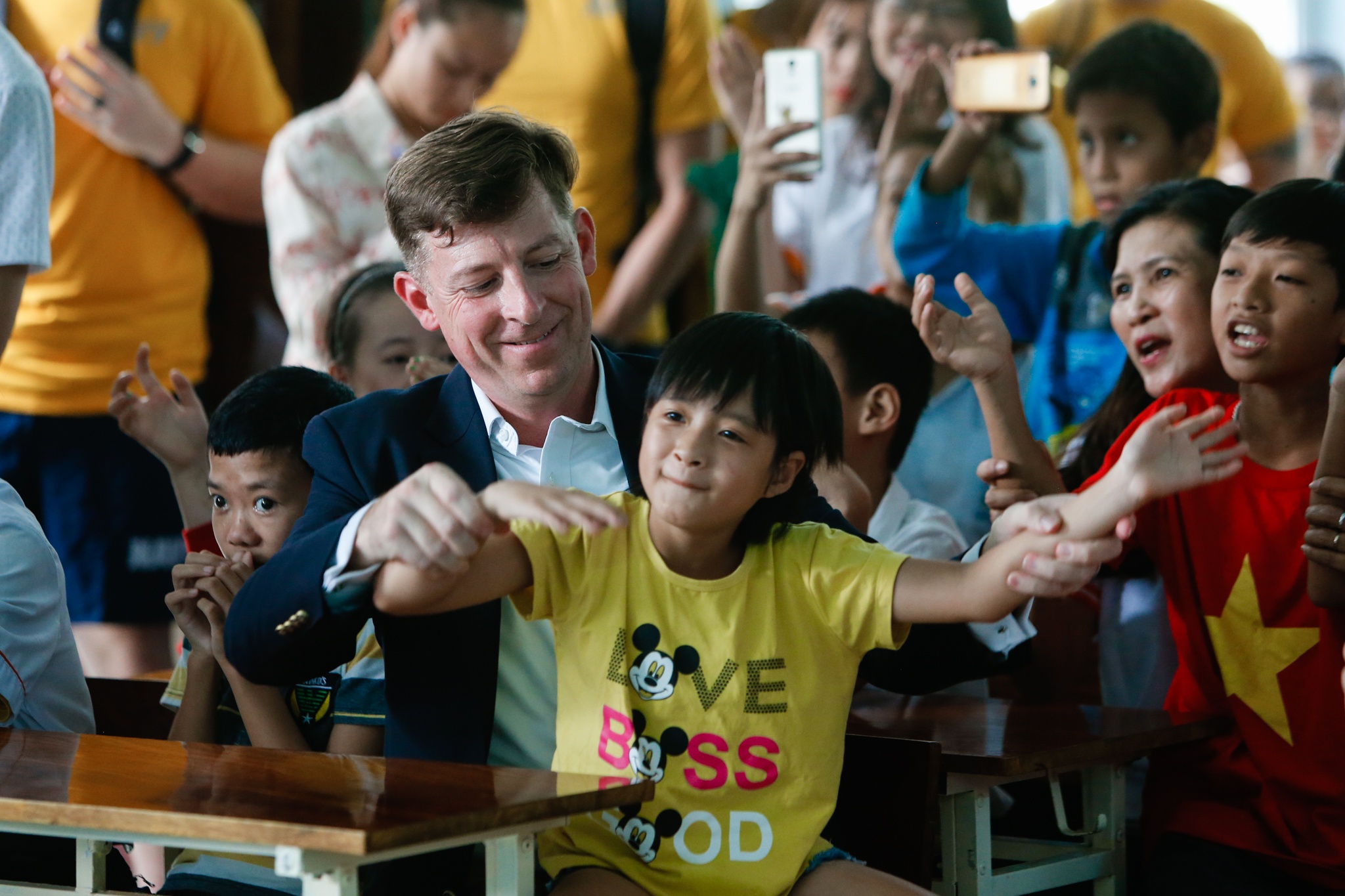 thuy thu My giao luu tre em chat doc da cam anh 5