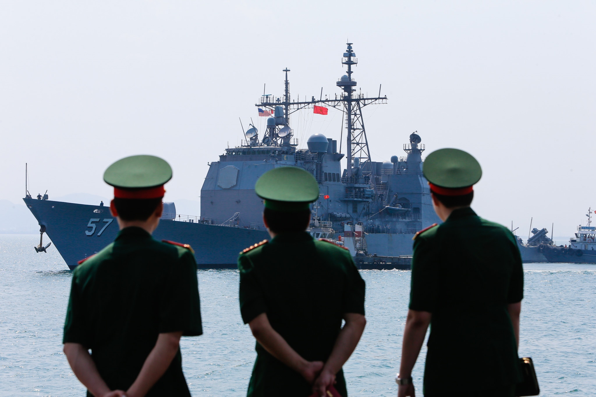 tau USS Carl Vinson tham Viet Nam anh 1