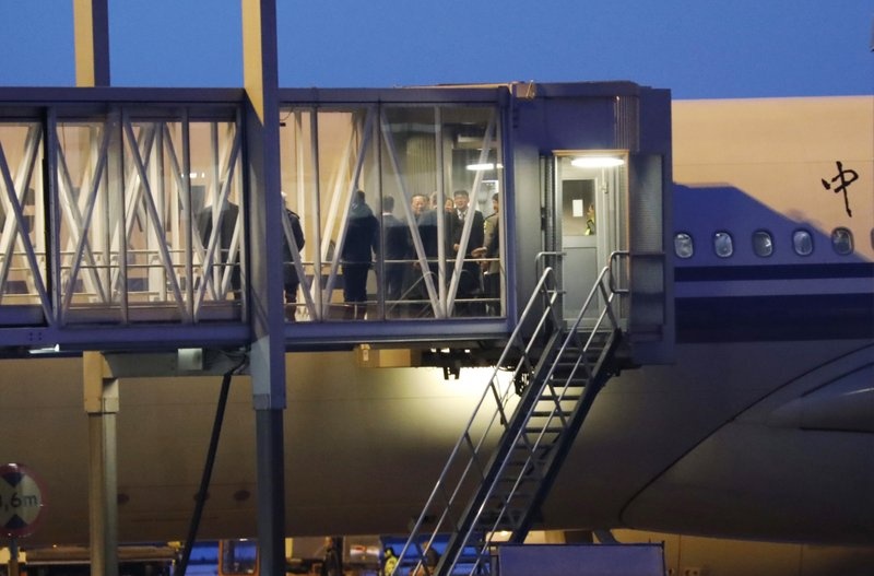 ngoai truong Trieu Tien den Thuy Dien anh 2