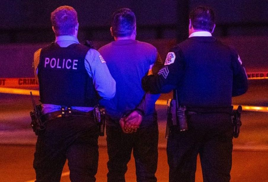 Toi pham cong nghe bung phat, mafia truyen thong co cum vi Covid-19 hinh anh