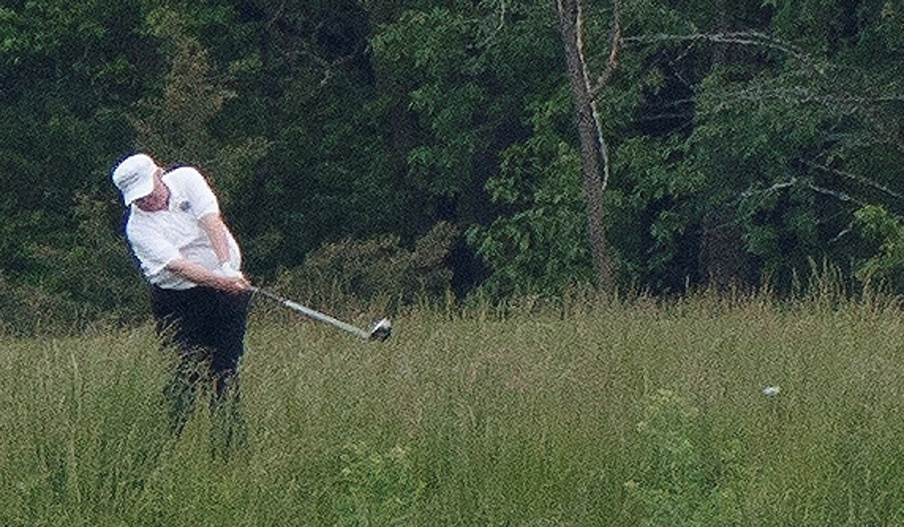 TT Trump bien ho viec di choi golf giua cao diem dich hinh anh