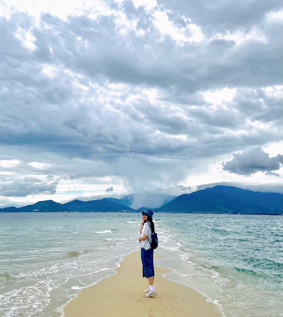 du lich bien,  hon dao dep,  tinh Khanh Hoa anh 3