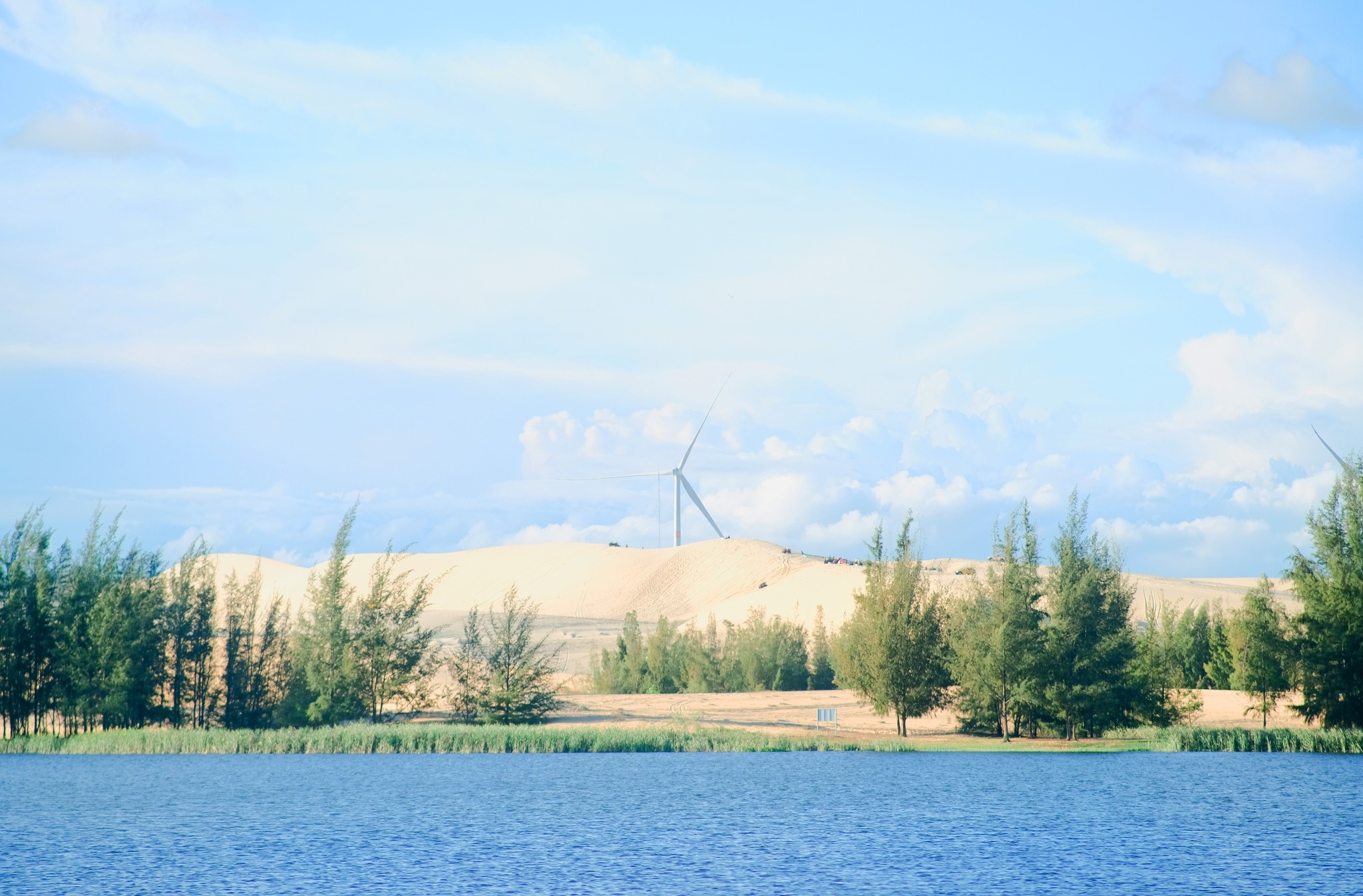 Dao choi Phan Thiet trong mot ngay hinh anh