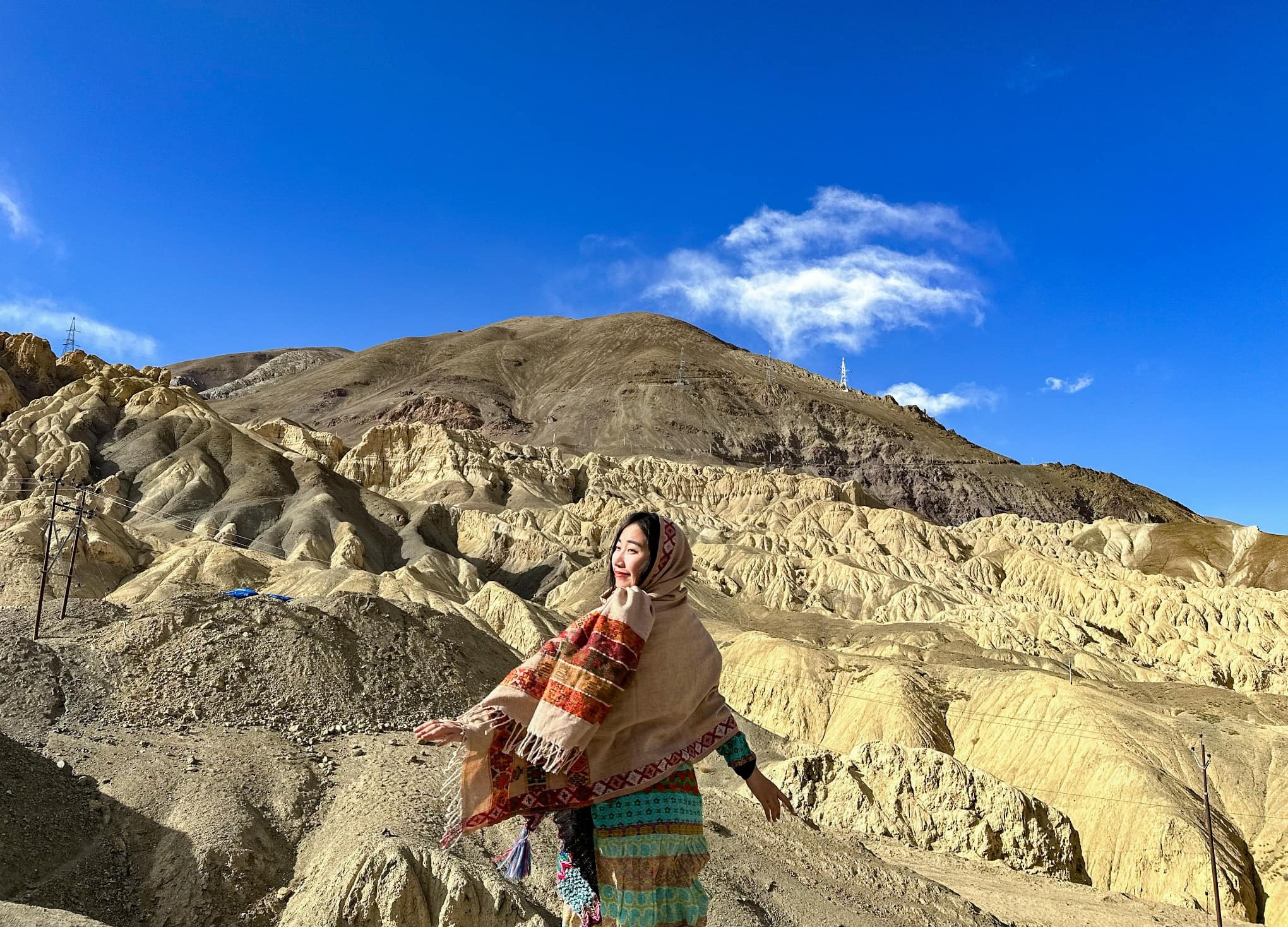 Dang sau quan niem ‘travel blogger chi di choi cung kiem tien’ hinh anh