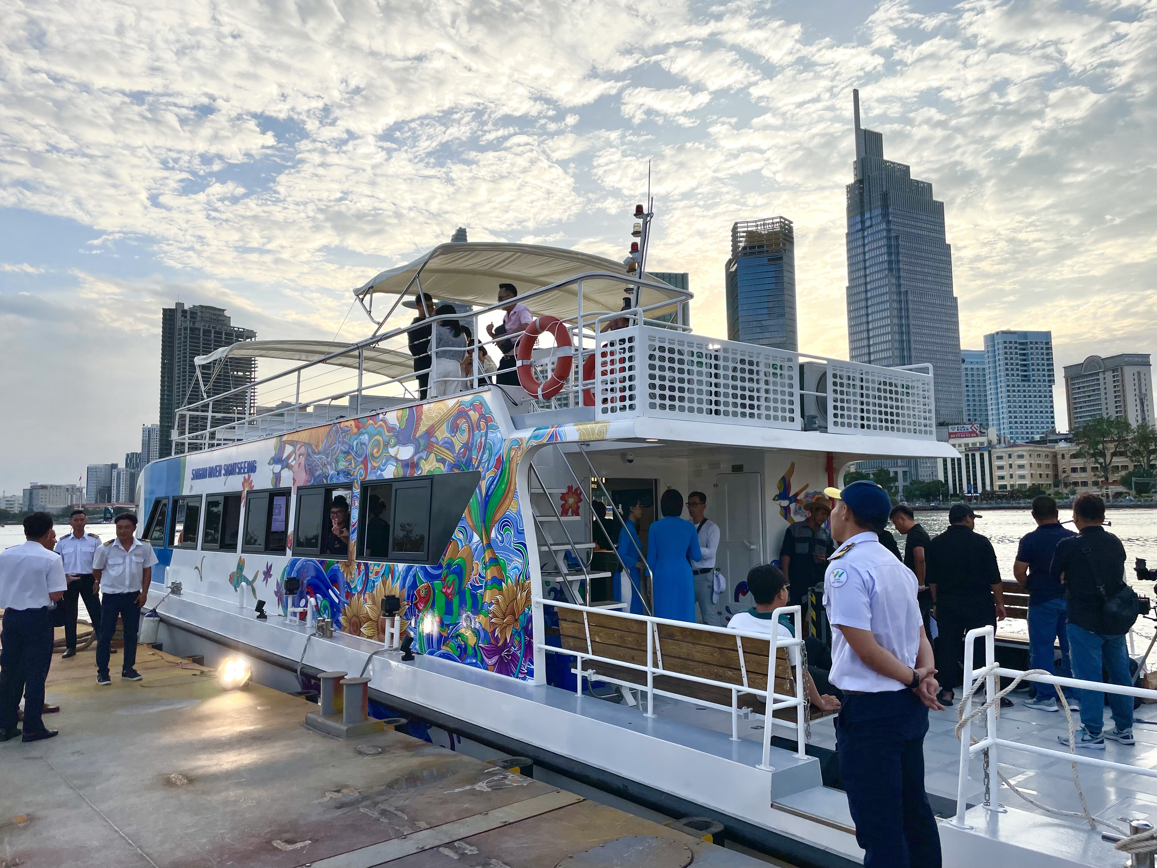 du lich song nuoc,  water bus,  TP.HCM anh 1