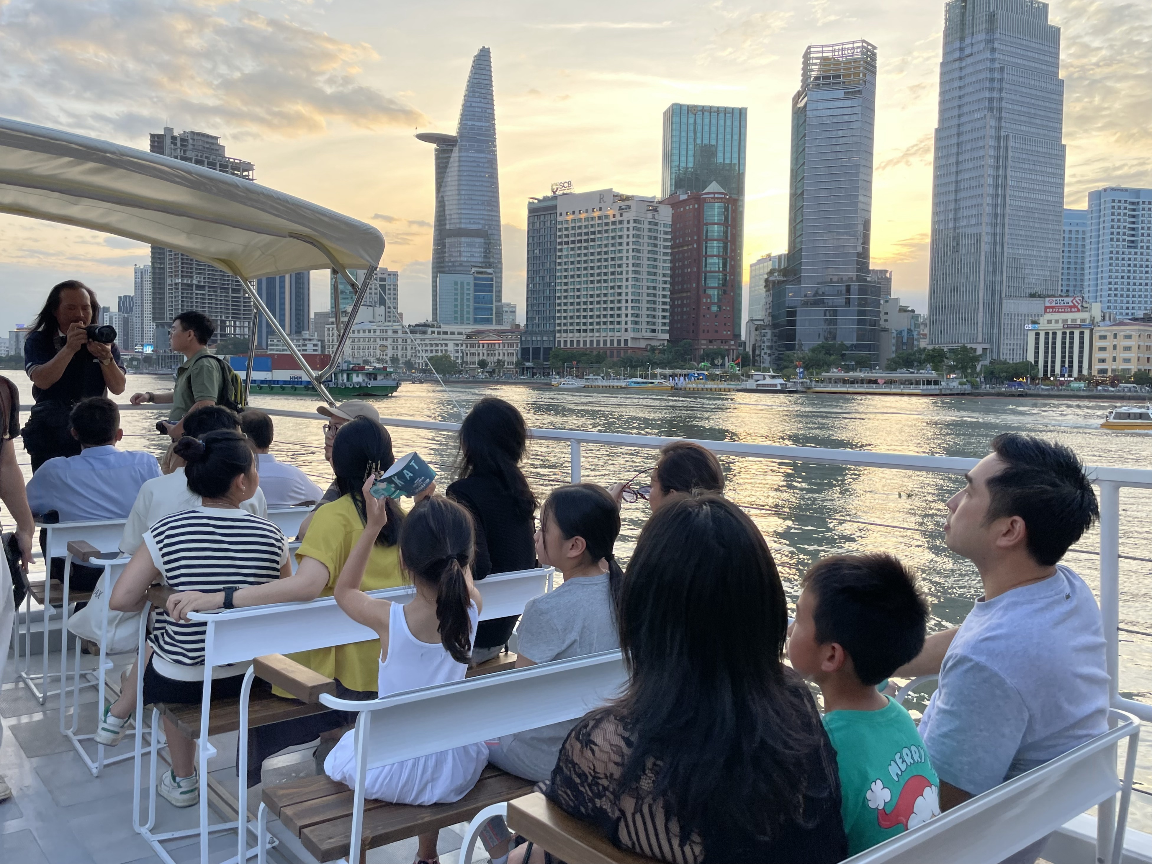 du lich song nuoc,  water bus,  TP.HCM anh 2