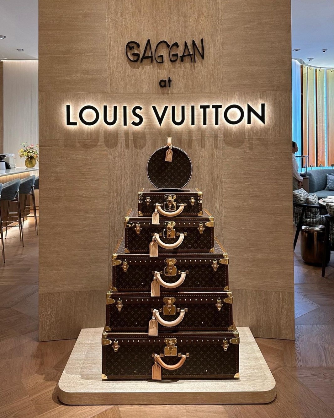 nha hang Louis Vuitton anh 2