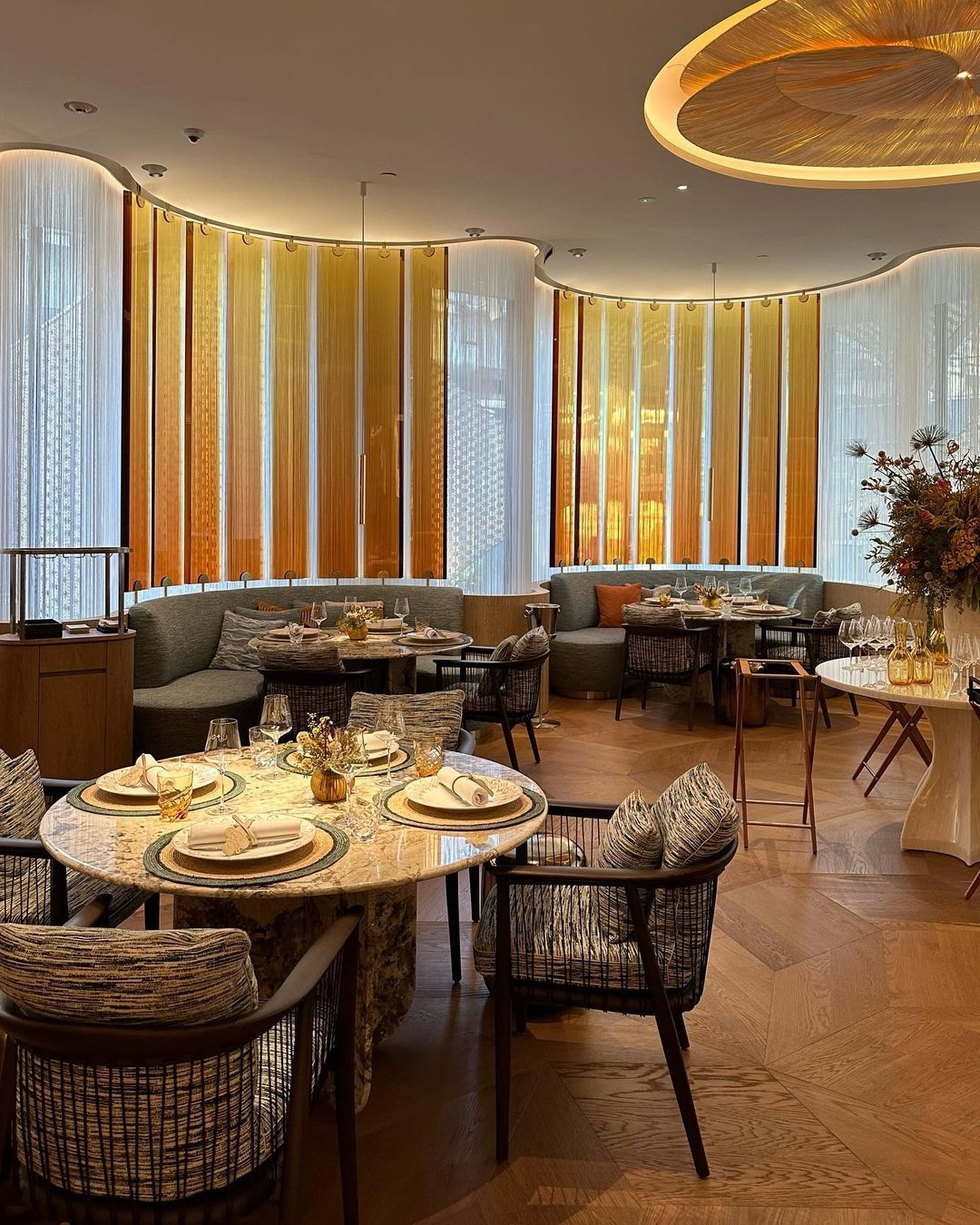 nha hang Louis Vuitton anh 8