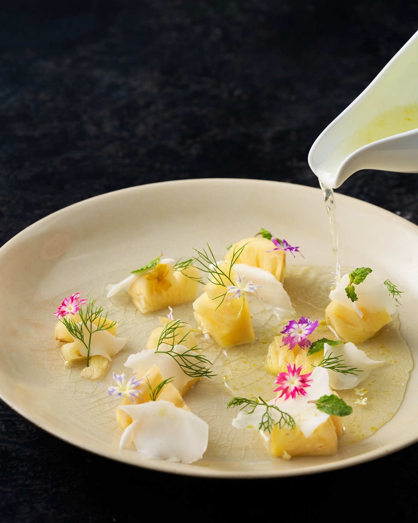 nha hang TP.HCM anh 2