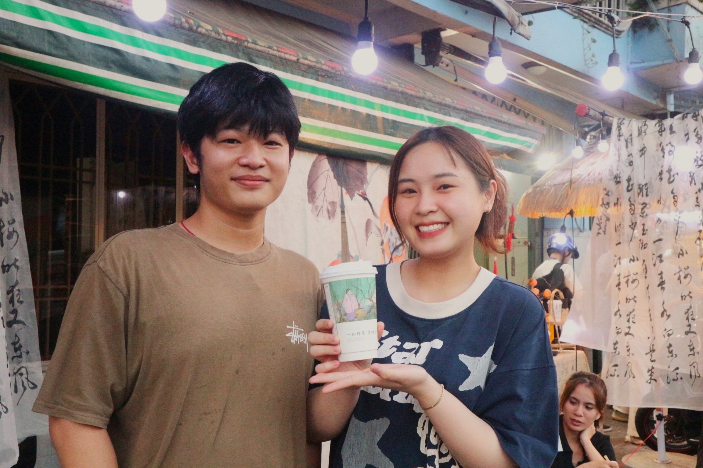 Ron ren thu tra sua thit heo Mong Co tai TP.HCM hinh anh