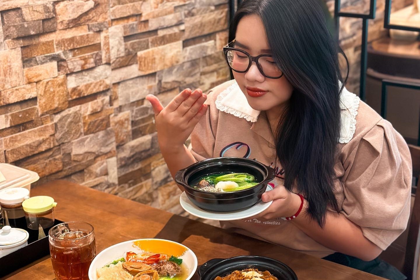 Cam 100.000 dong an duoc gi o khu do thi Sala gio trua? hinh anh