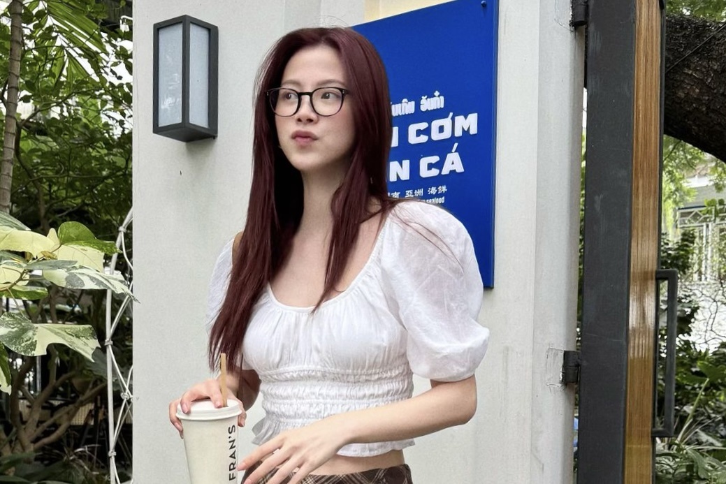 Baifern Pimchanok check-in nha hang Viet hinh anh