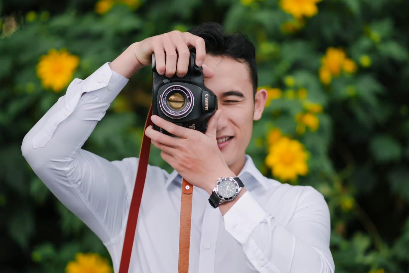 Tho chup anh o Da Lat kiem bon tien nho mua hoa co cuoi nam hinh anh