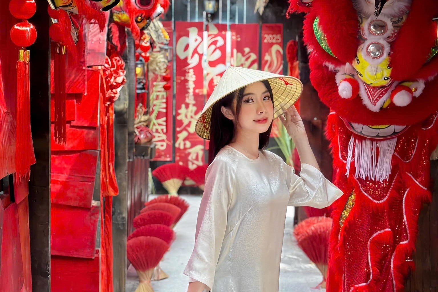 Mo xuyen Tet, quan ca phe TP.HCM chat vat 'san' nhan su hinh anh