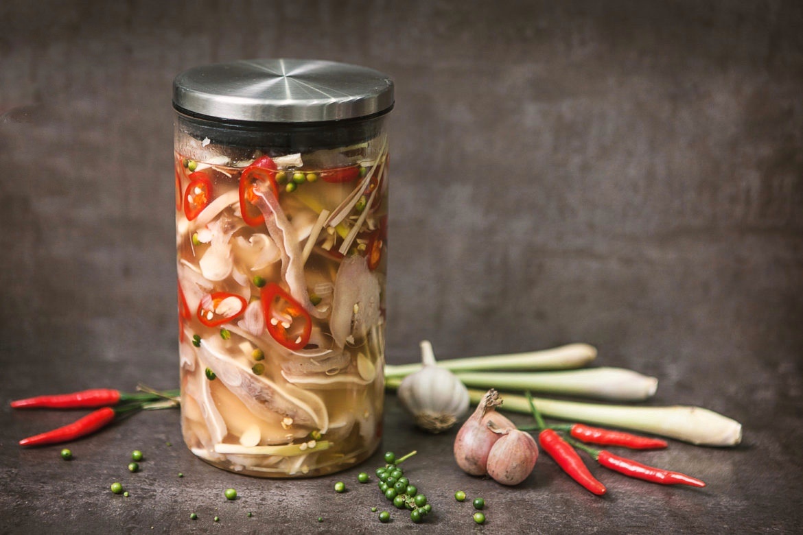 Lam ngay nhung mon an chong ngay cho ngay Tet ngap thit, banh hinh anh