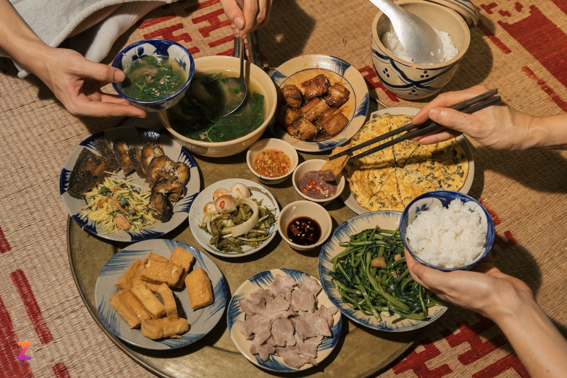 Những cuốn sách đưa du khách đi dọc Việt Nam qua món ăn