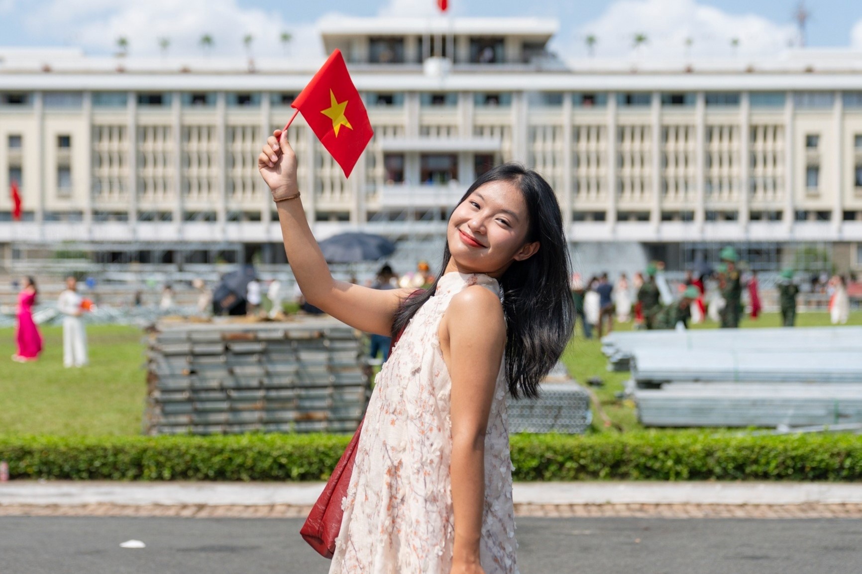 Lich trinh A-Z ngay 30/4 khi den TP.HCM xem dieu binh hinh anh