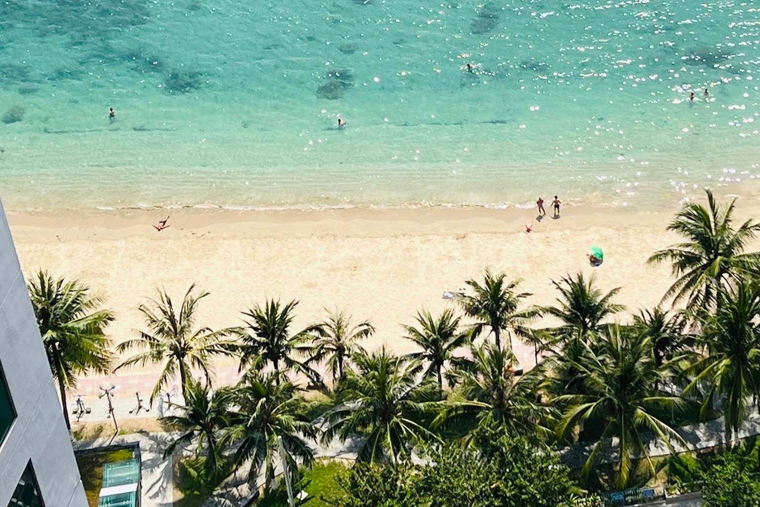 Anh chup bai bien Nha Trang tu tren cao bat ngo 'hot' mang xa hoi hinh anh