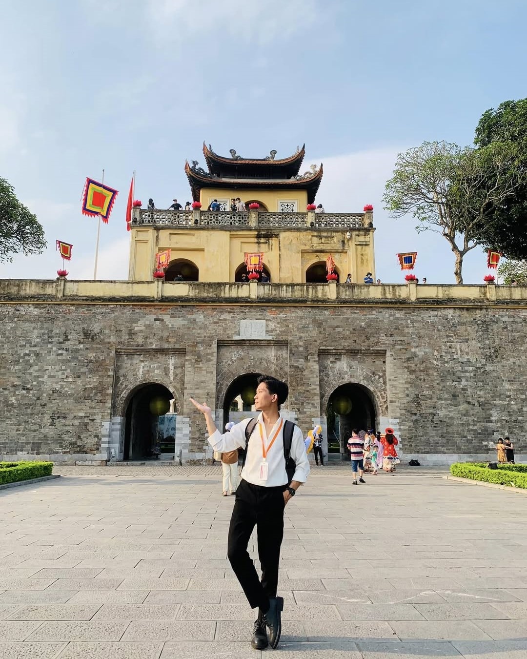 huong dan vien du lich anh 4