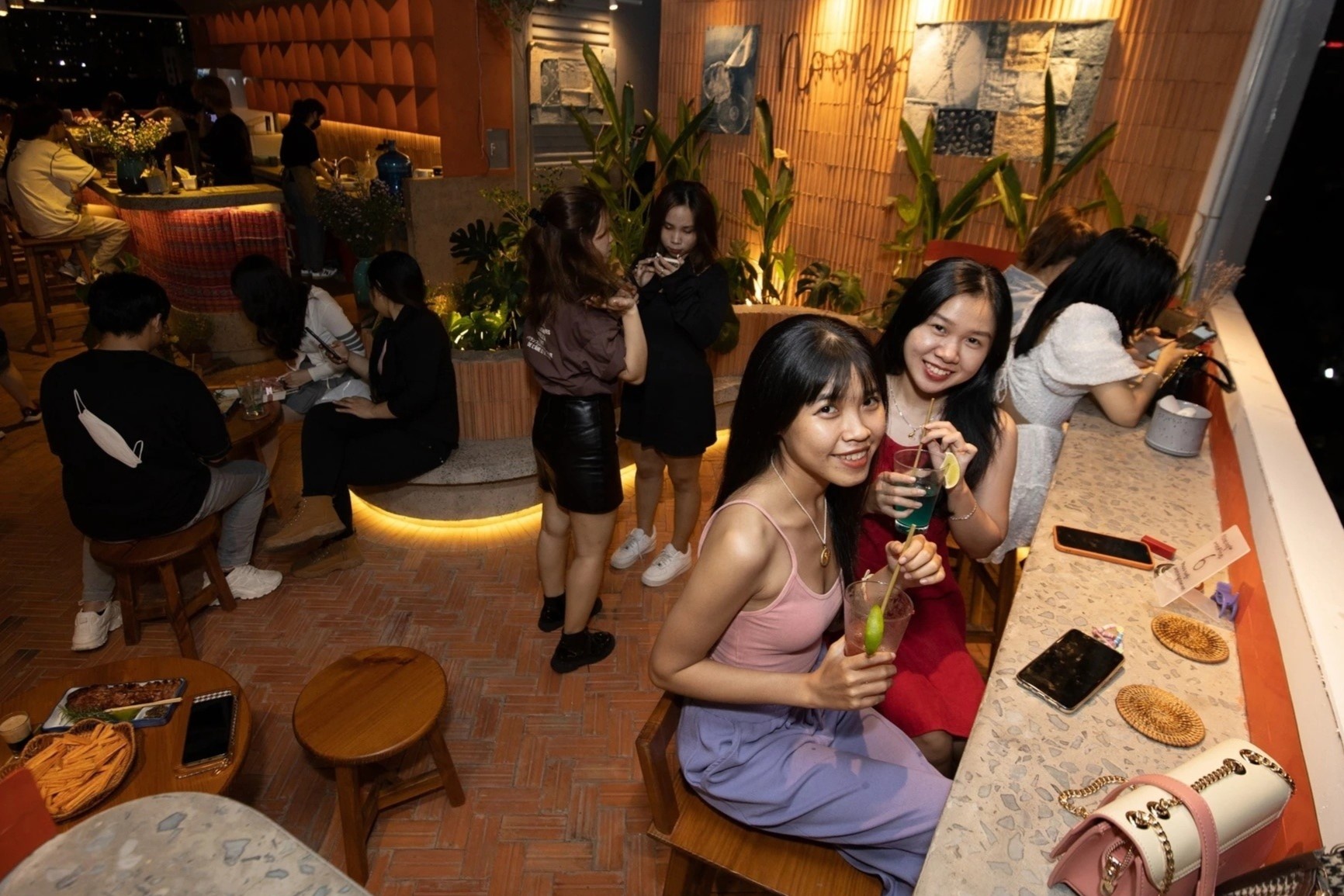 Trong cho rooftop, khach san 5 sao o TP.HCM dem ban phao hoa 2/9 hinh anh