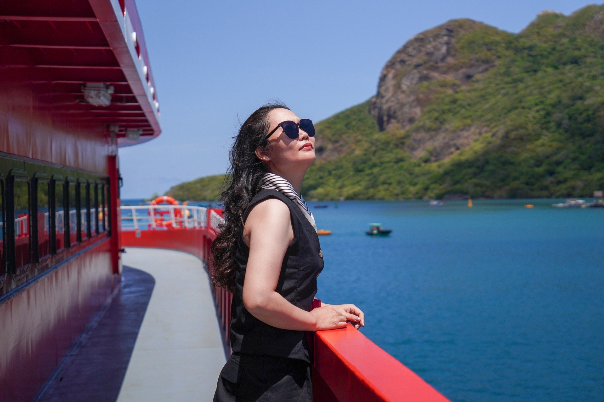 Dung loat tau cao toc  tu TP.HCM di Con Dao hinh anh