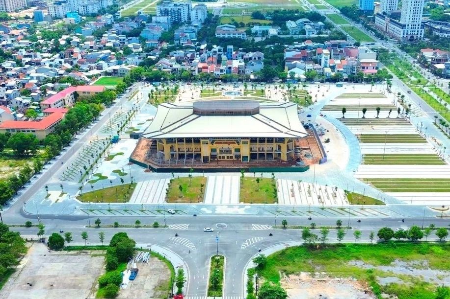 Quang truong 200 ty dong sap khanh thanh o Hue hinh anh