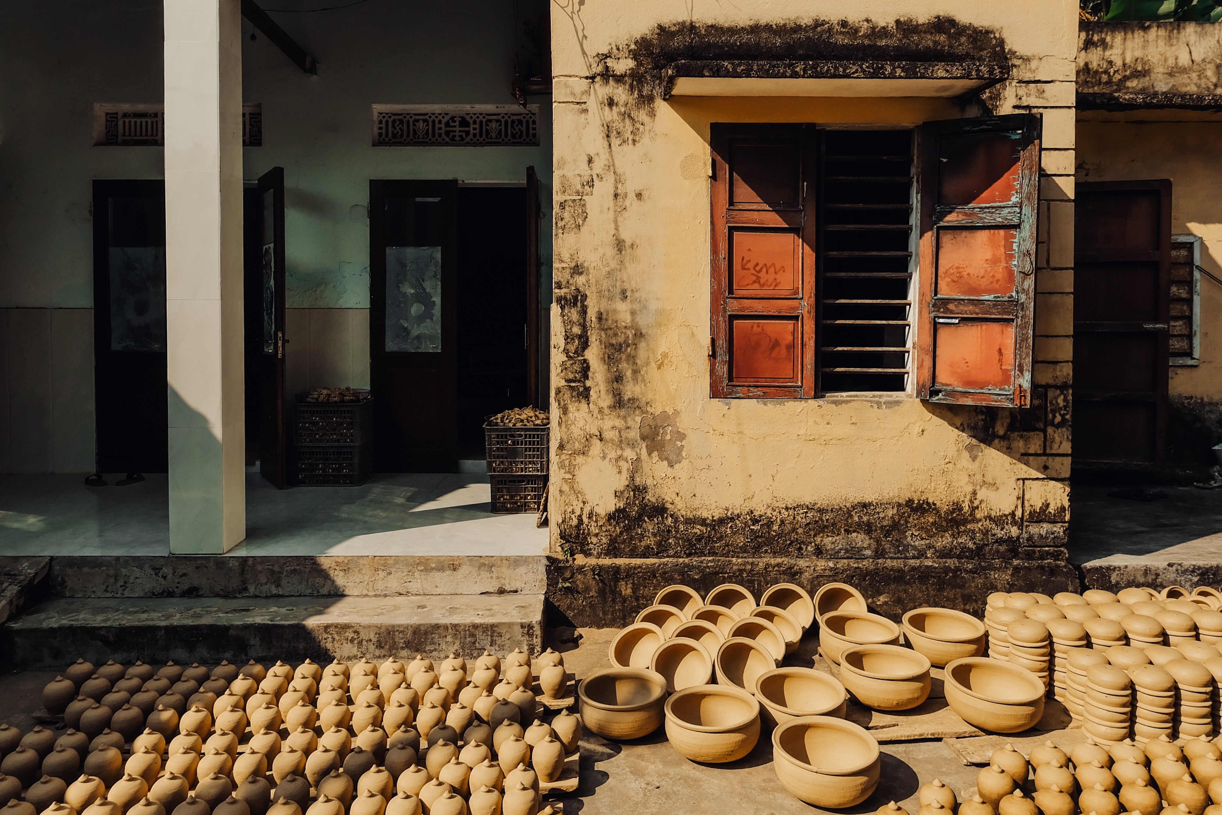 Ben trong lang gom Da Nang thanh Diem du lich cong dong tot nhat 2025 hinh anh